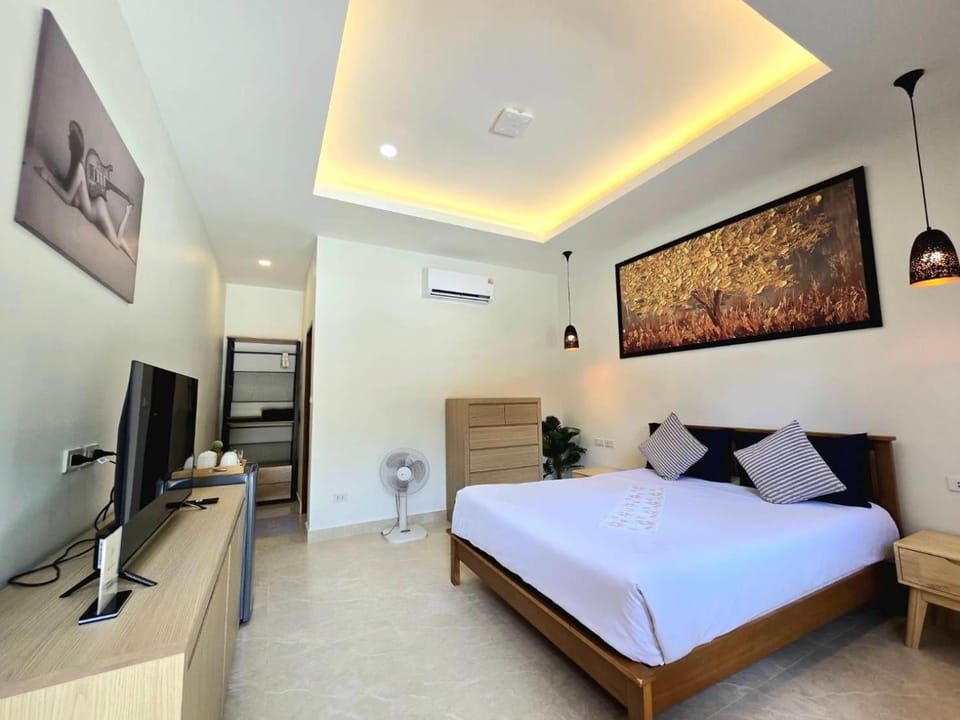 Bed, TV and multimedia, Photo of the whole room, Bedroom, air conditioner