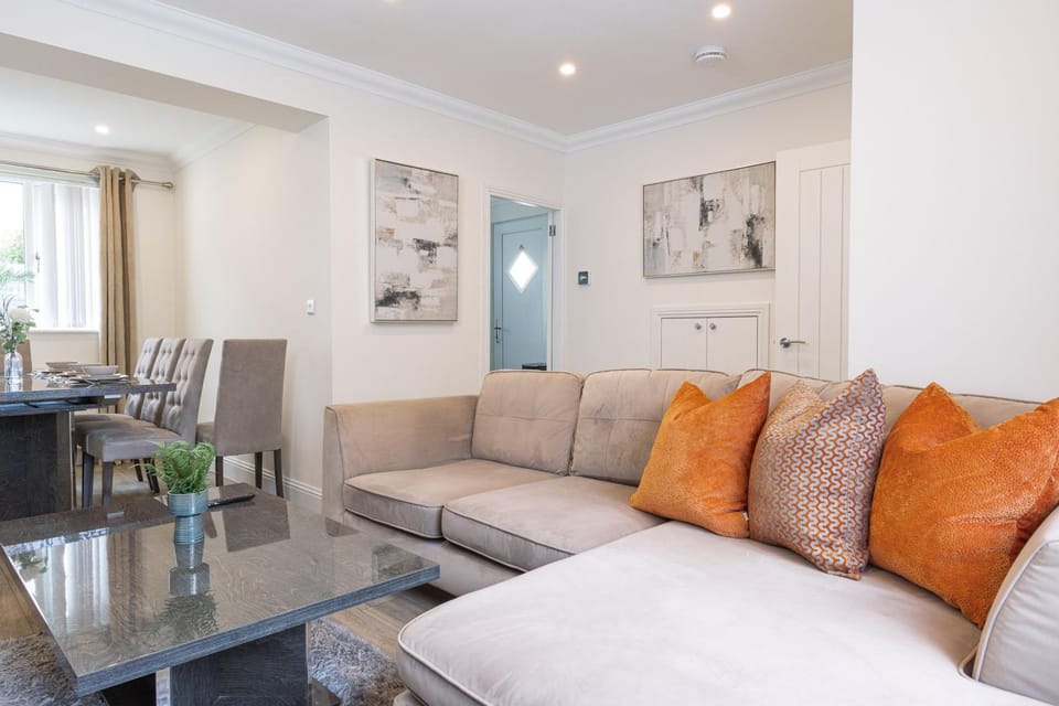 Communal lounge/ TV room, Living room
