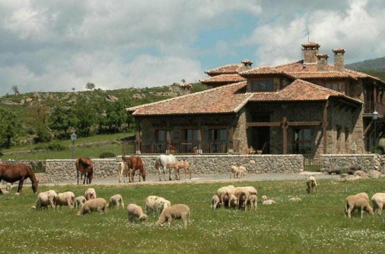 Lujosa Casa rural en la sierra de Segovia Apartment in Sierra Norte