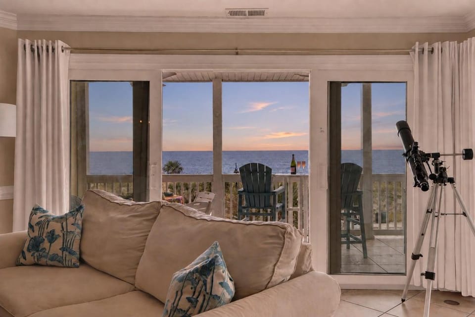 View (from property/room), Balcony/Terrace, Sea view