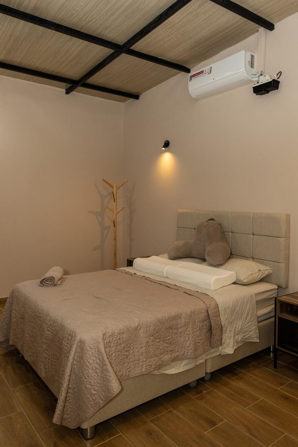 Bed, Photo of the whole room, Bedroom, towels, air conditioner