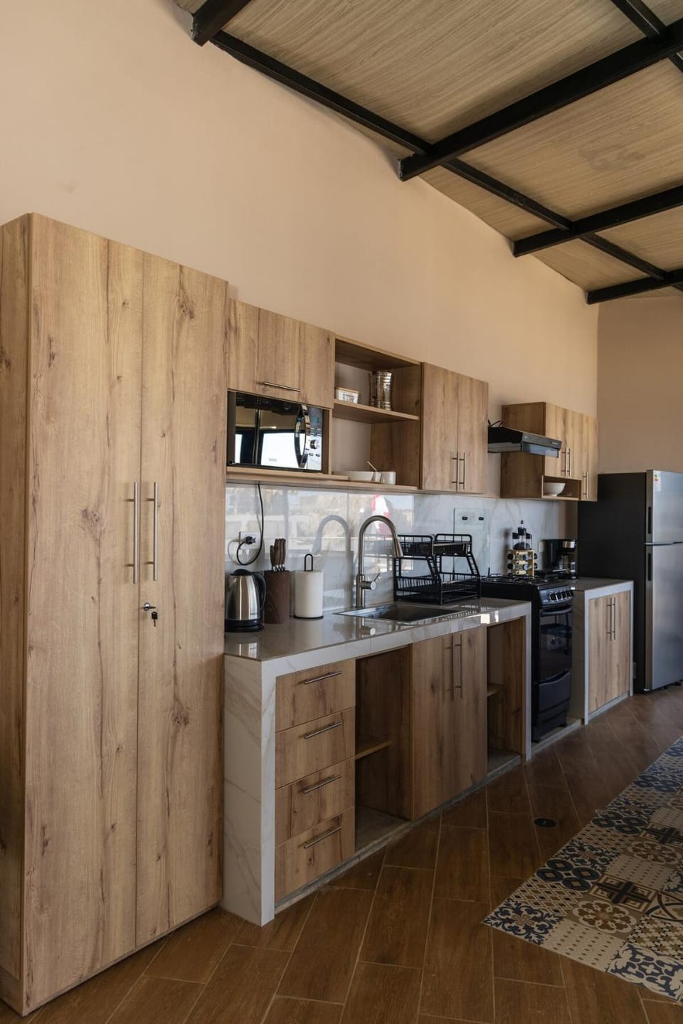 Kitchen or kitchenette, dishwasher