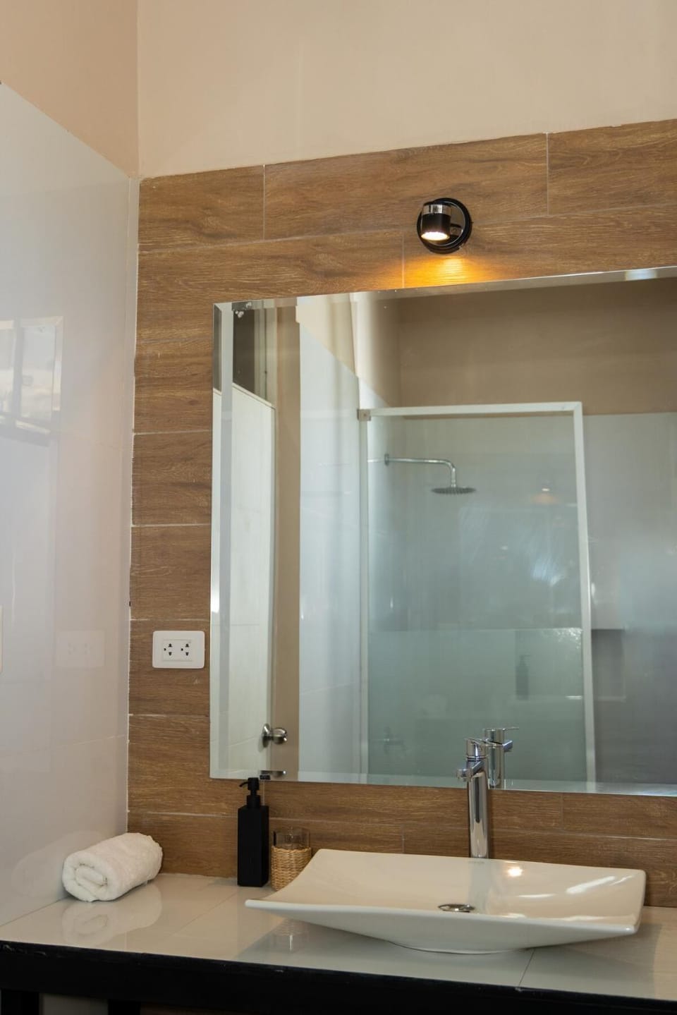 Shower, Bathroom, towels