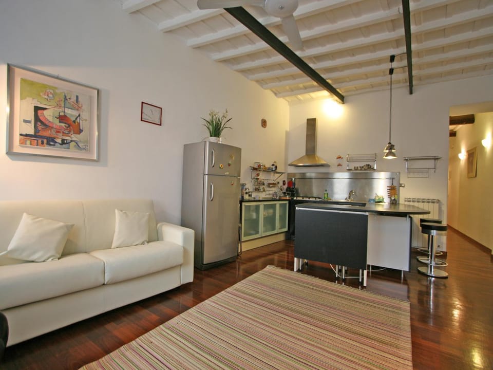 Bed, Kitchen or kitchenette, Seating area, Dining area