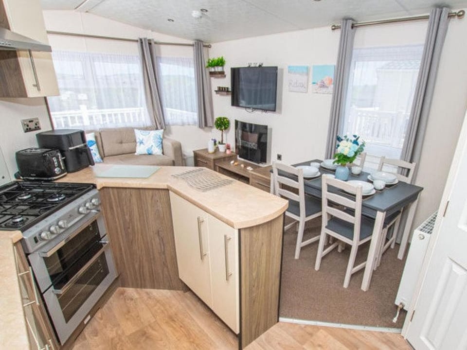 The Bay View Sea Views Pool Parking & Sleeps 6 House in Paignton