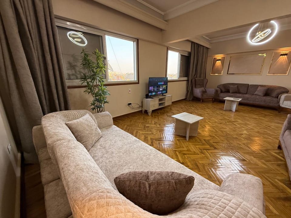 Joy homes Zamalek - Garden View - 3BR 3 Bathrooms Apartment in Cairo