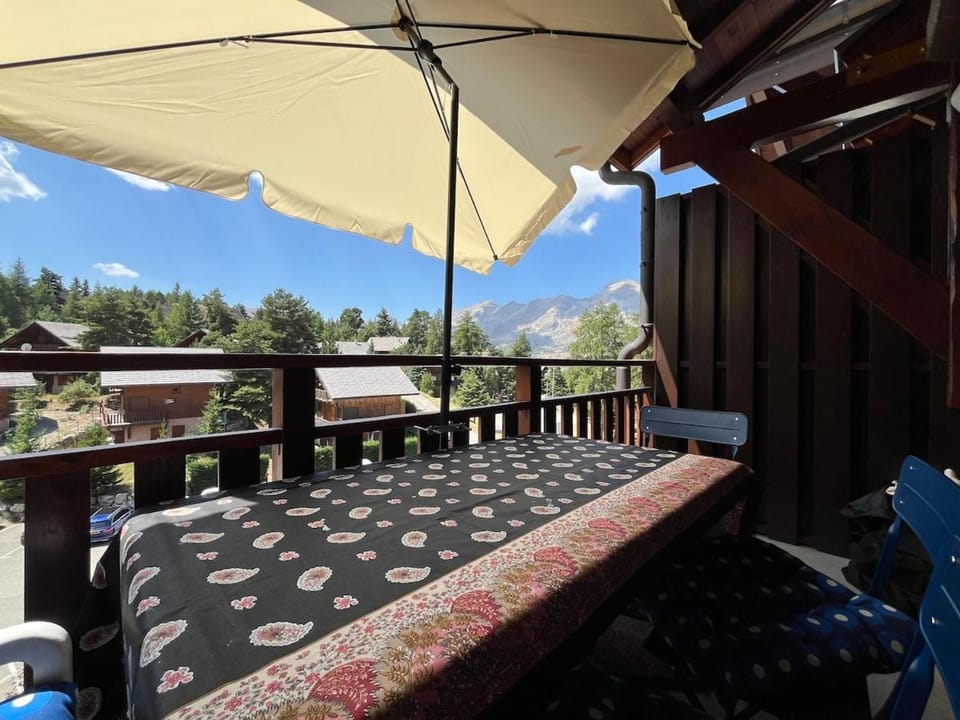 Patio, Balcony/Terrace, Mountain view