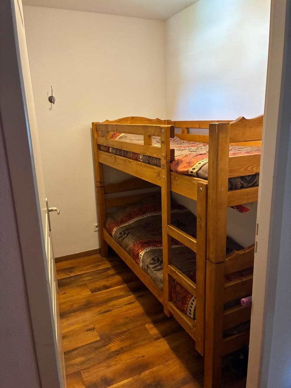 Bedroom, bunk bed