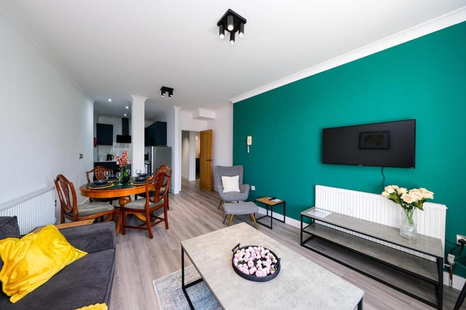 Luxury 2BR with 2 En-suites in Market Place Apartment in Derby