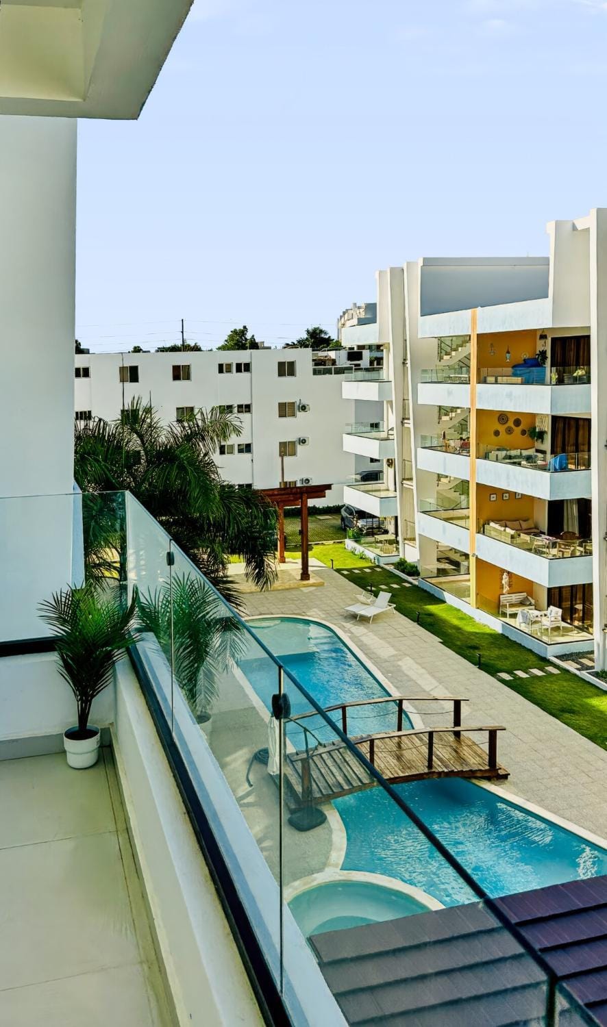 The Reef - Pool & Home Cinema - Mins to Beach Apartment in Los Melones