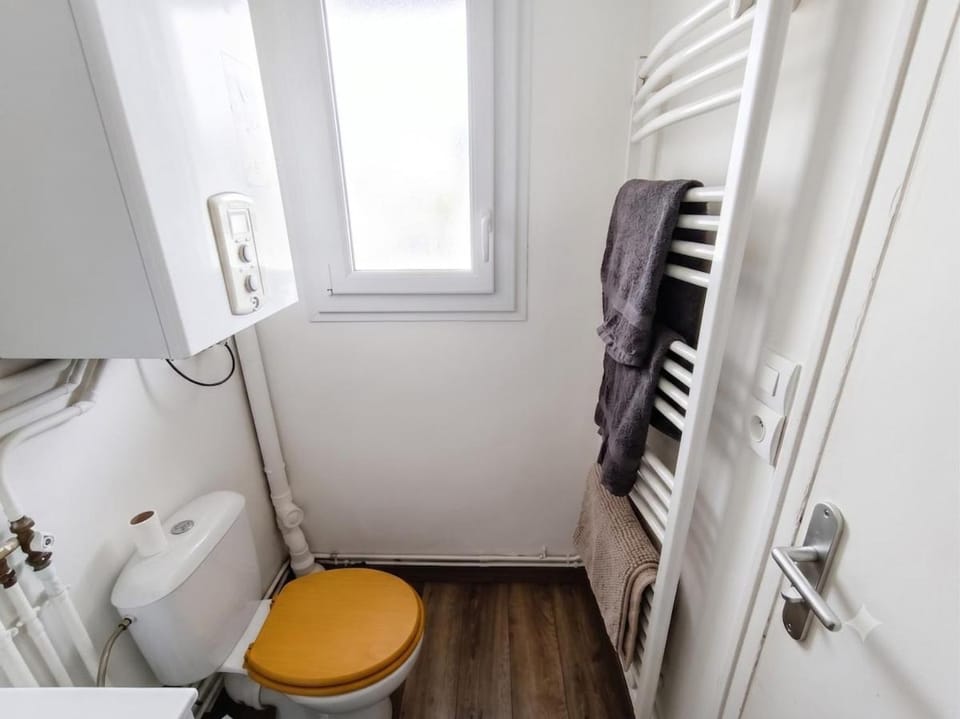 Cozy and modern studio, Near Chartres Station Apartment in Centre-Val de Loire