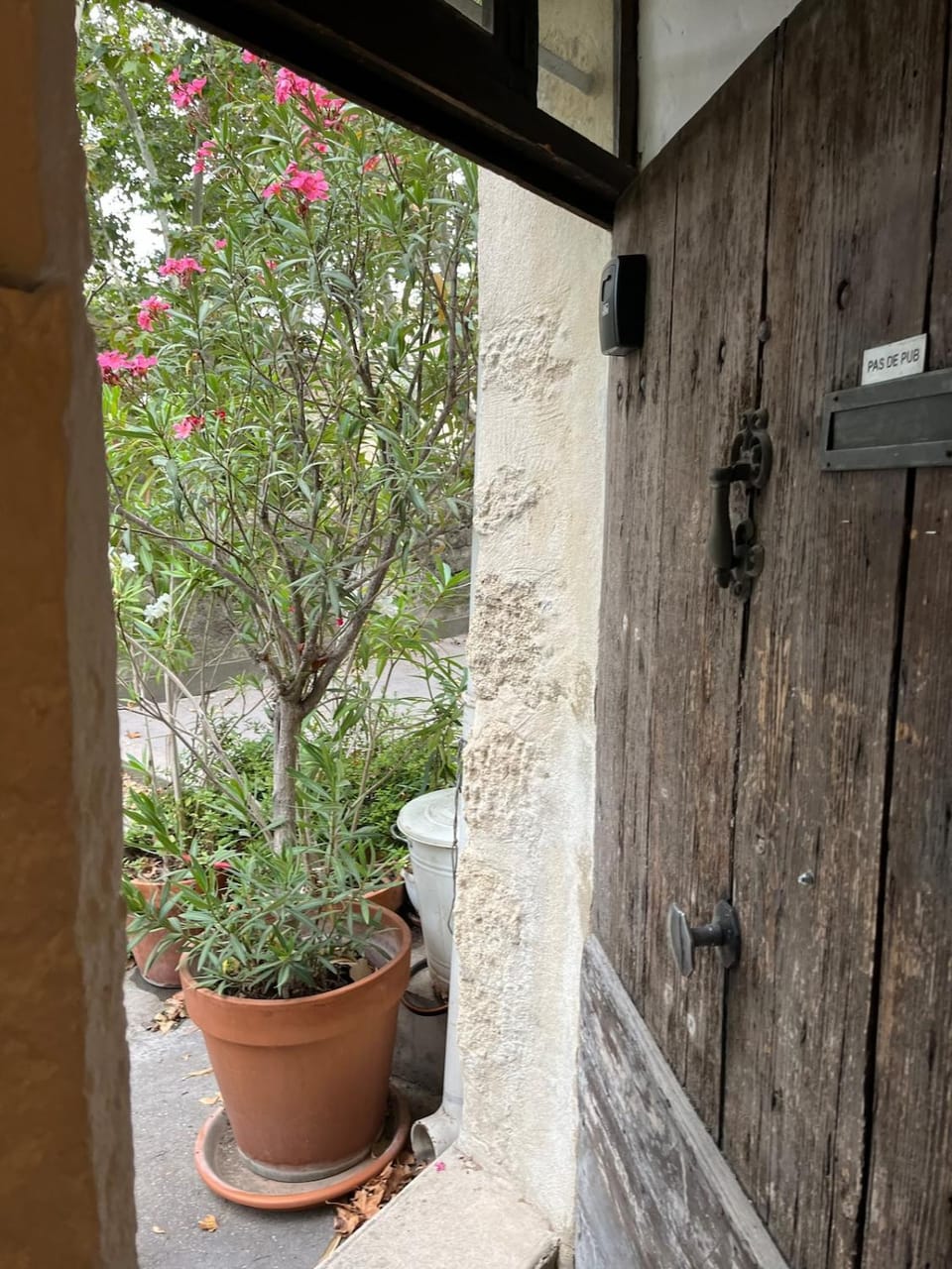 Townhouse charming and central Apartment in Uzes