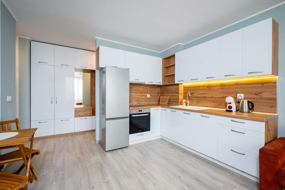 Coffee/tea facilities, Kitchen or kitchenette, dishwasher, oven, stove