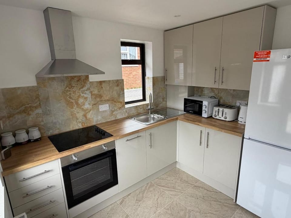 Coffee/tea facilities, Kitchen or kitchenette, dishwasher, minibar, oven, stove, toaster