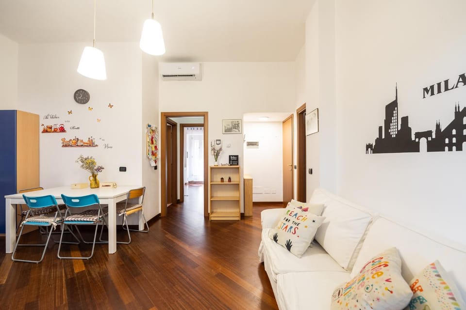 Kitchen or kitchenette, Living room, Seating area, Dining area, air conditioner