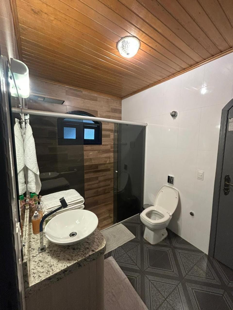 Shower, Toilet, Bathroom, bidet