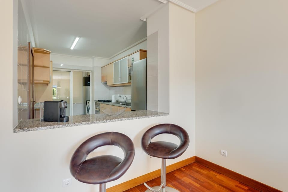 Kitchen or kitchenette, Dining area, oven, pet friendly, stove