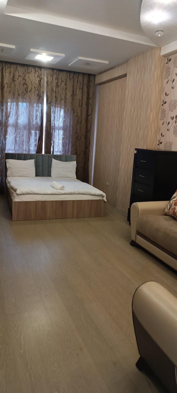 Bed, Photo of the whole room, Seating area, Bedroom