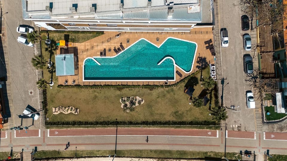 Facade/entrance, Swimming pool