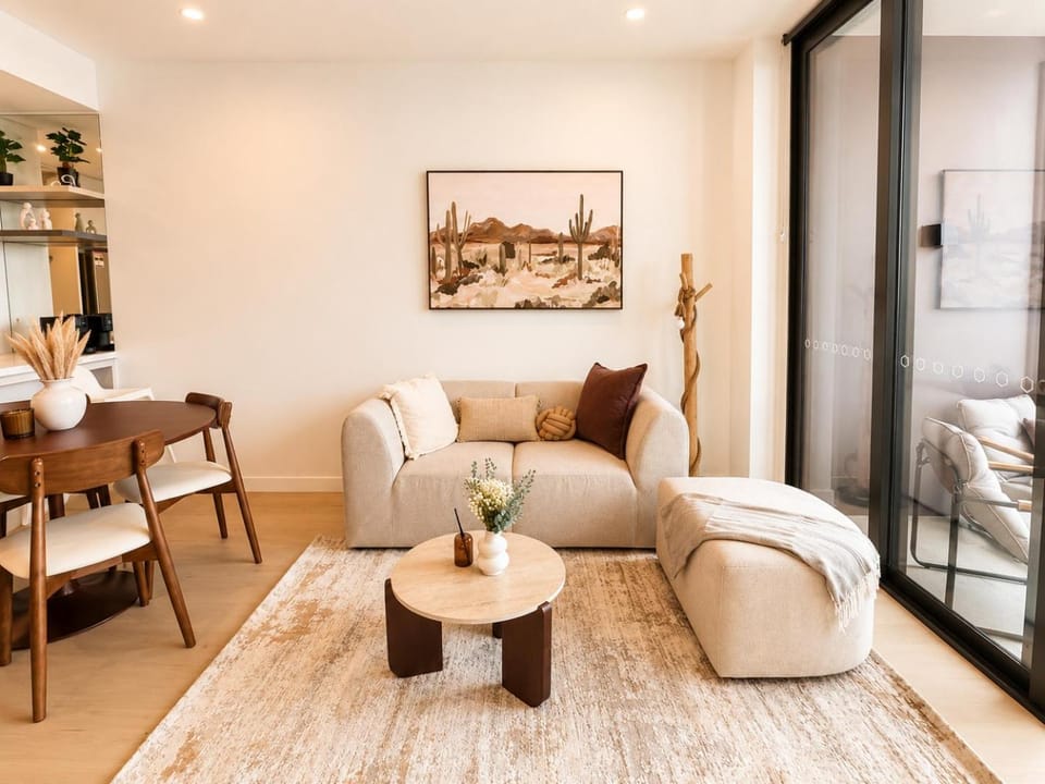 Patio, Coffee/tea facilities, Living room, Decorative detail, Seating area, Dining area