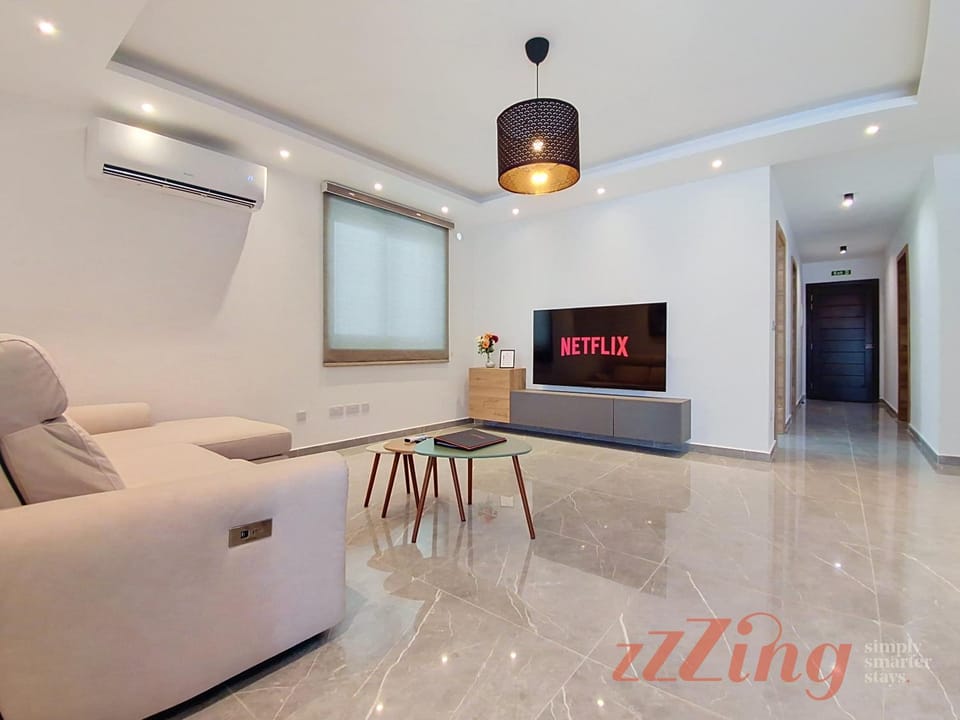 TV and multimedia, Living room, Seating area, air conditioner
