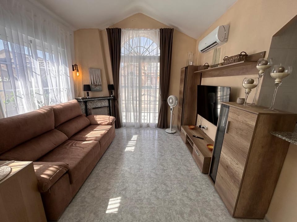 Communal lounge/ TV room, TV and multimedia