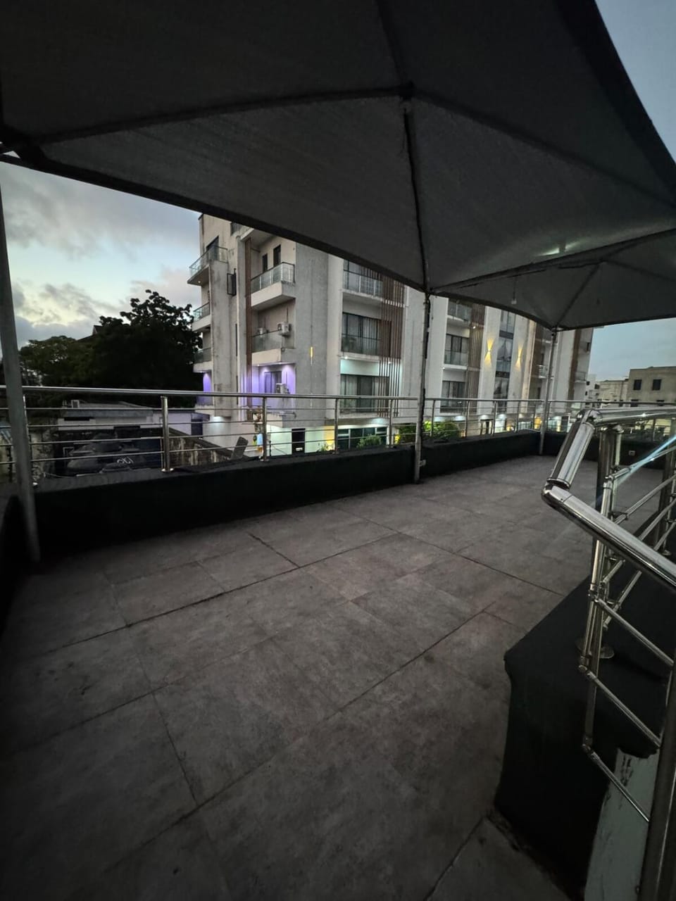 View (from property/room), Balcony/Terrace, City view