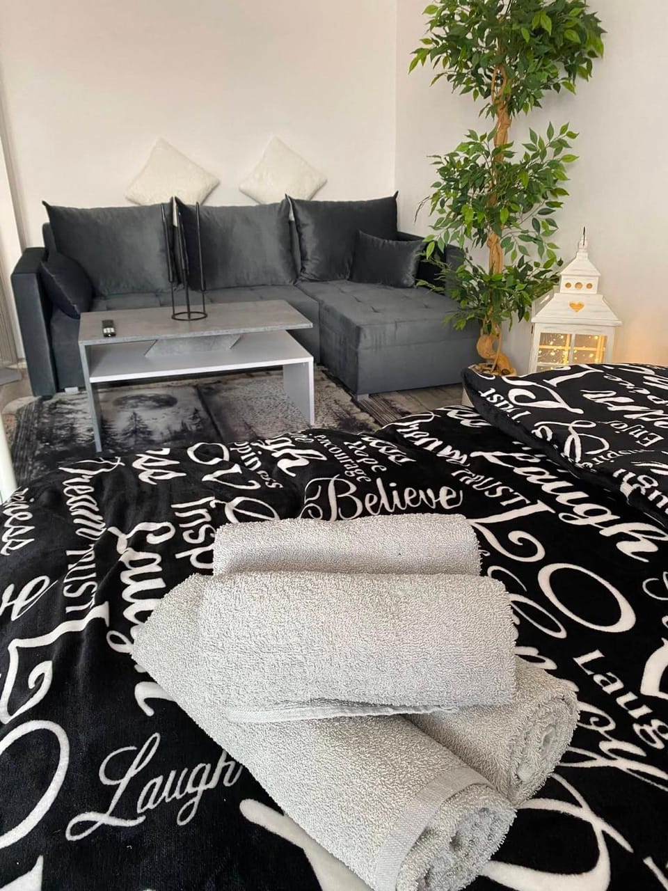 Bed, Living room, Seating area, Bedroom, towels