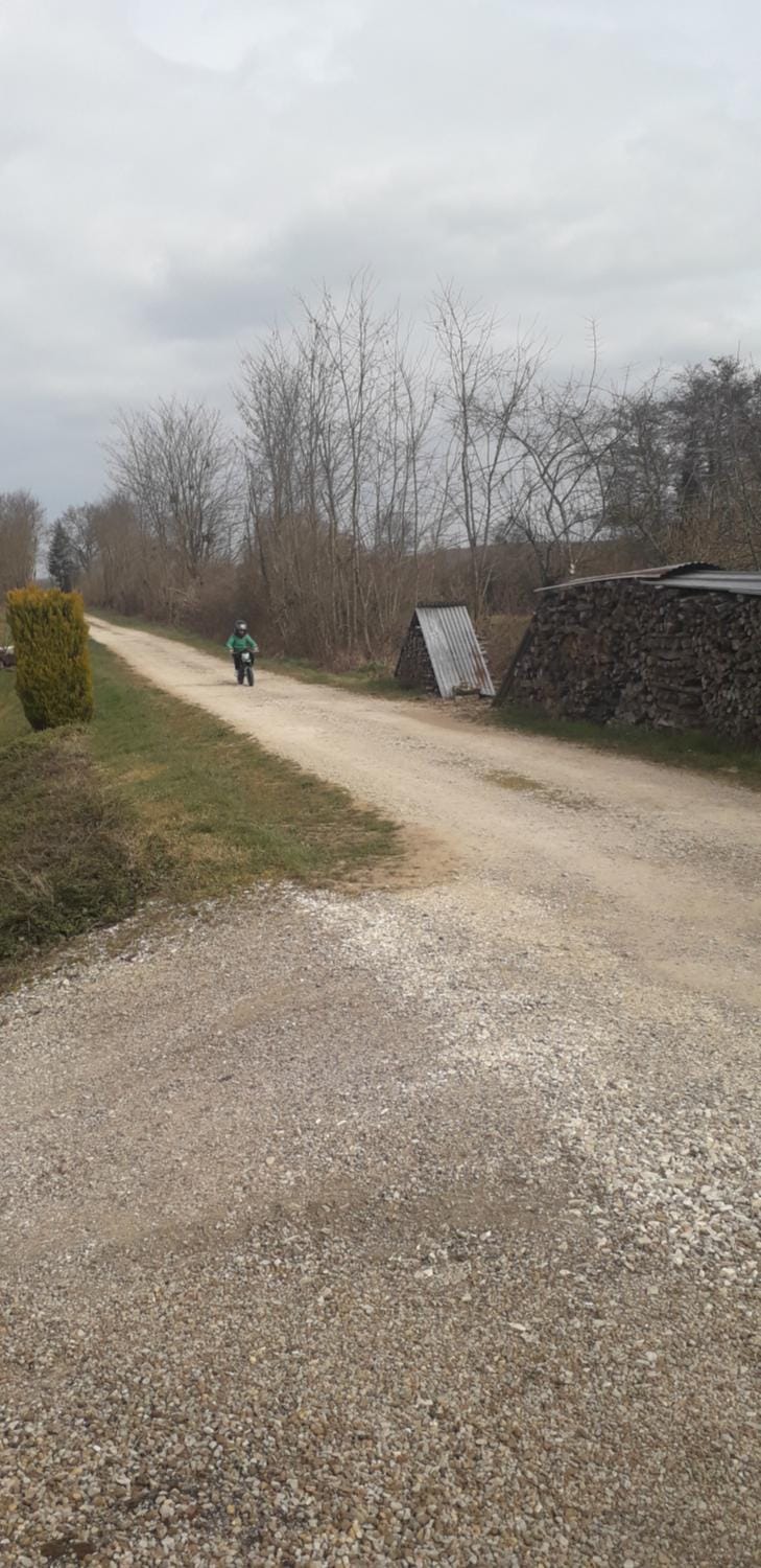Emplacement Camping Car Tenise Campground/ 
RV Resort in Bourgogne-Franche-Comté