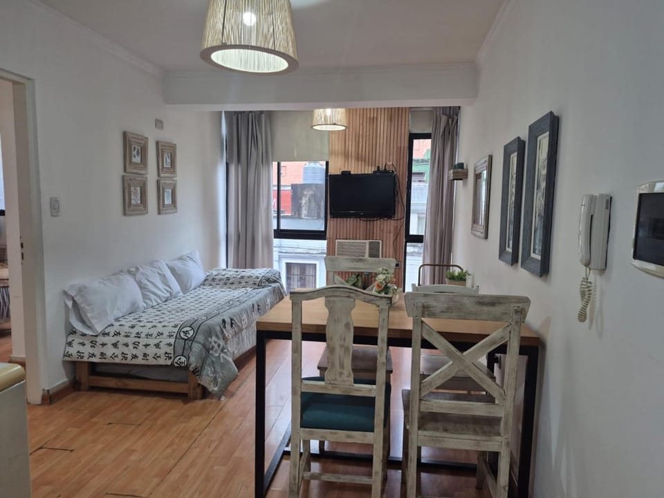 Bed, TV and multimedia, Seating area, Dining area