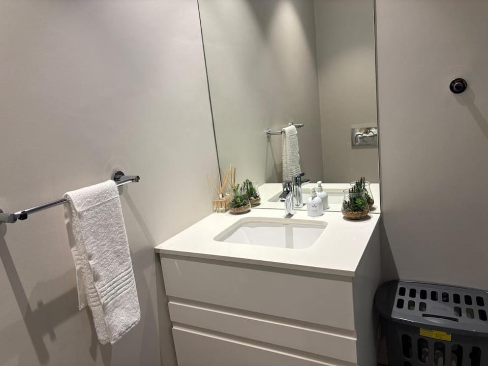2 bed Century City Apart - Table Mountain Views Apartment in Cape Town