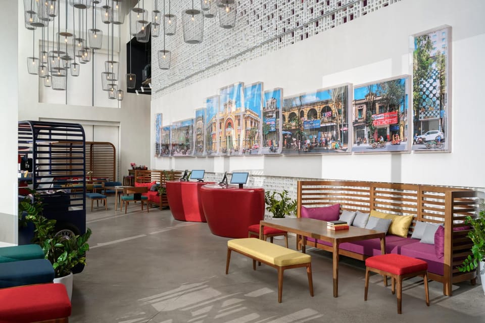 Restaurant/places to eat, Living room, Lobby or reception, Banquet/Function facilities, Seating area