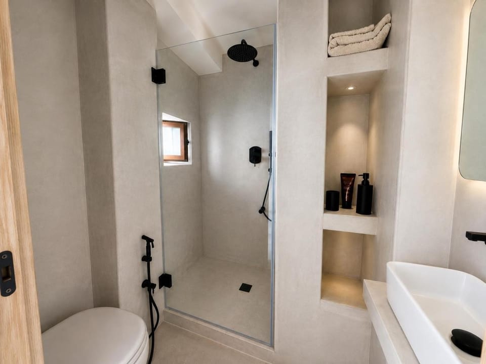 Shower, Toilet, Bathroom, towels