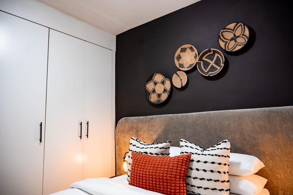 The Garden Suite Luxe 2-Bed Lonehill Garden Stay Apartment in Sandton