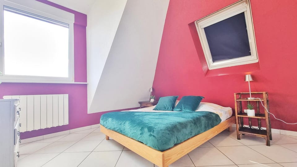 Bed, Photo of the whole room, Bedroom