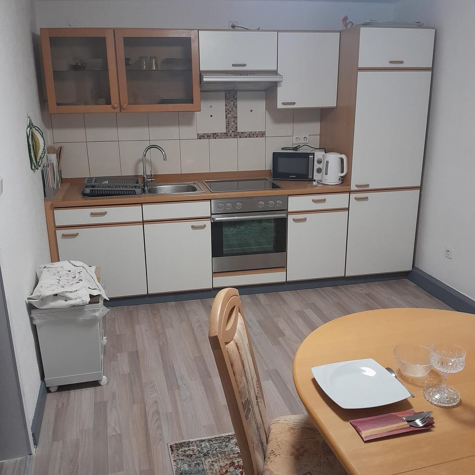 Kitchen or kitchenette, Living room