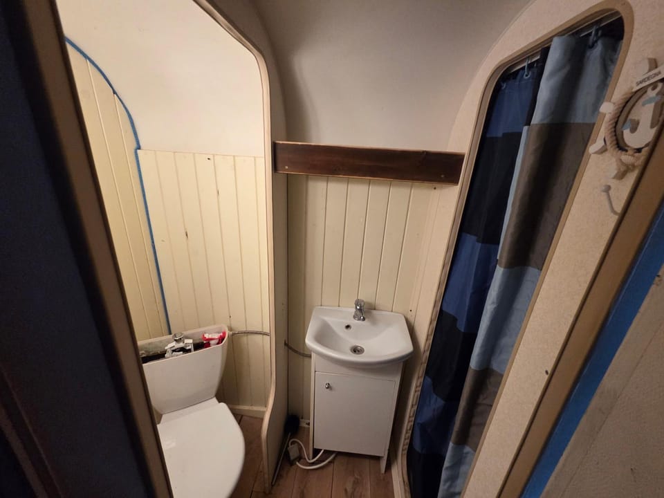 Karavan pri rybniku Campground/ 
RV Resort in Slovakia