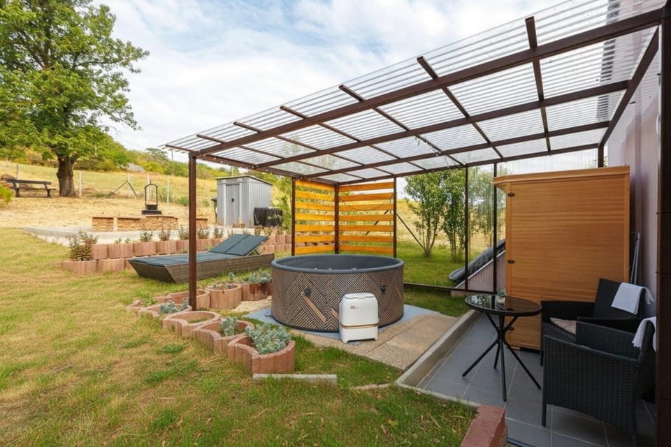 Balcony/Terrace, Garden view