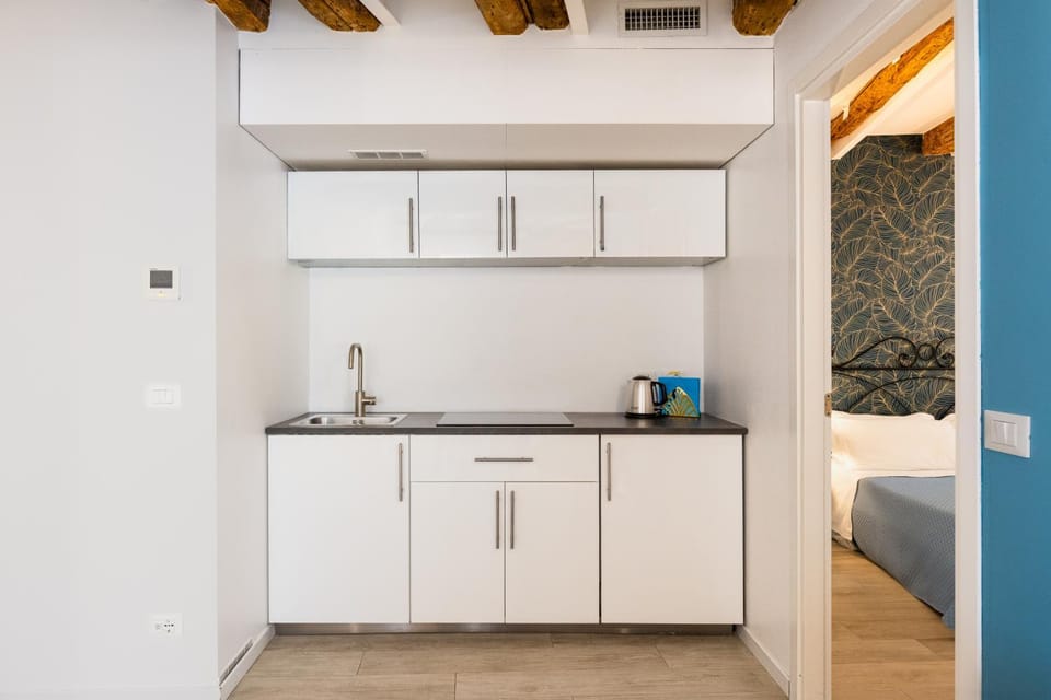 Kitchen or kitchenette