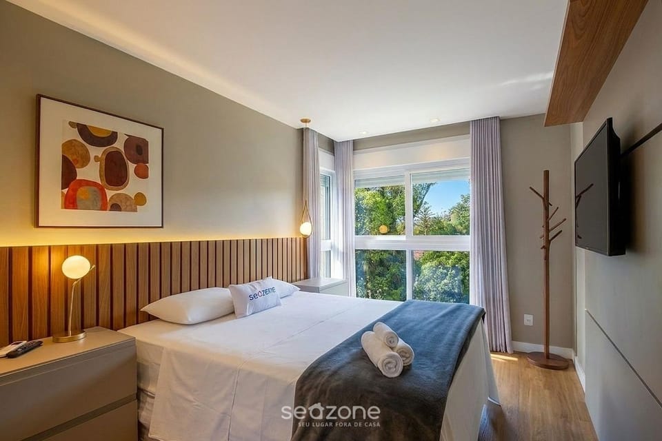Bed, TV and multimedia, View (from property/room), Bedroom