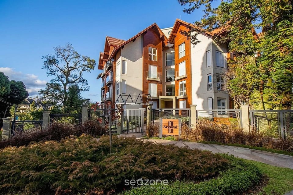 Facade/entrance, Off site