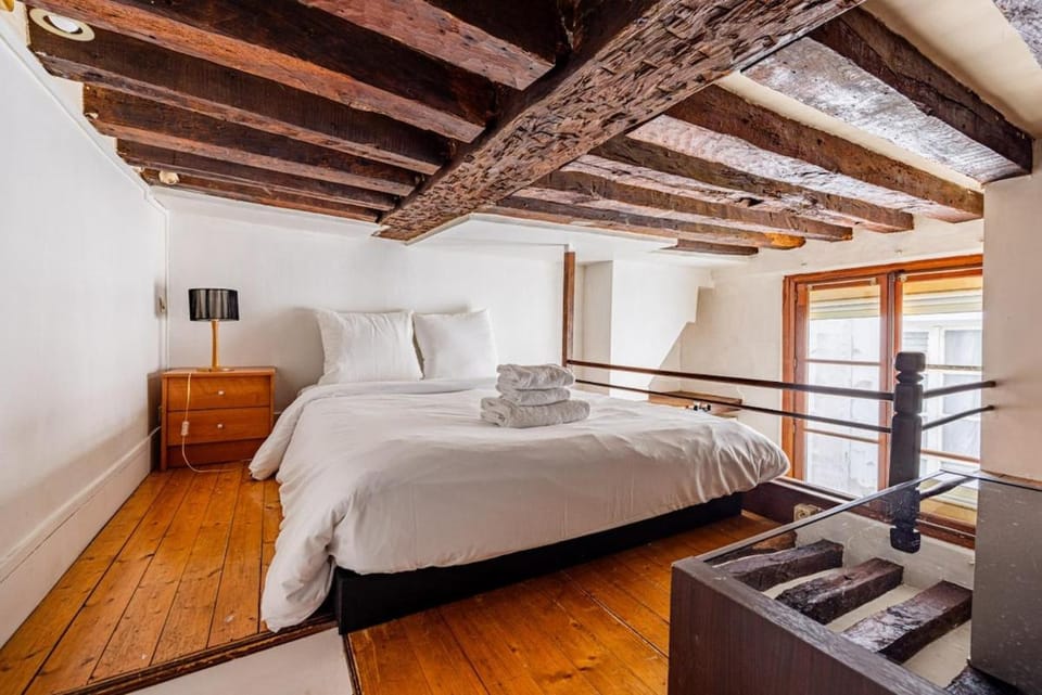 Paris 3rd arrondissement Arts et Métiers Studio Mezzanine Apartment in Paris