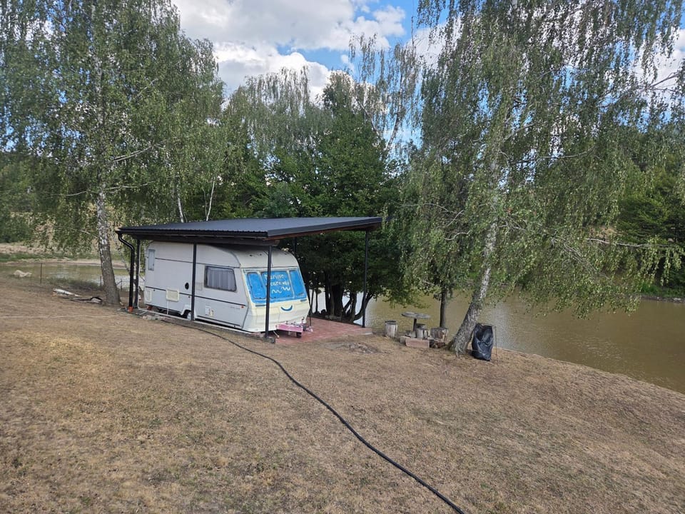 Karavan pri rybniku Campground/ 
RV Resort in Slovakia