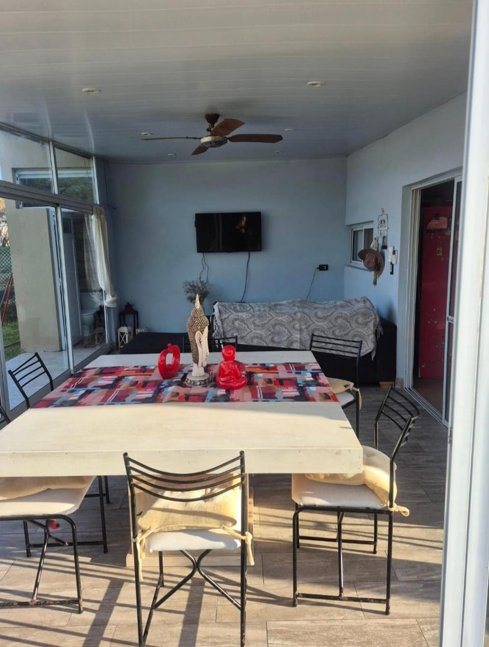 Communal lounge/ TV room