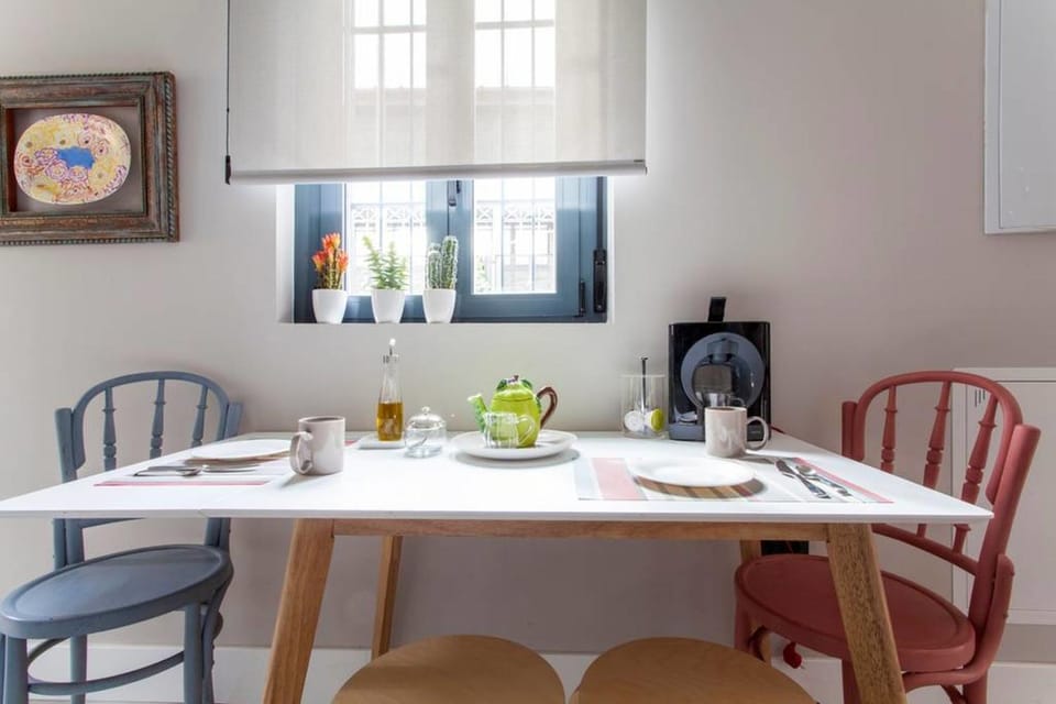 Dining area, Food