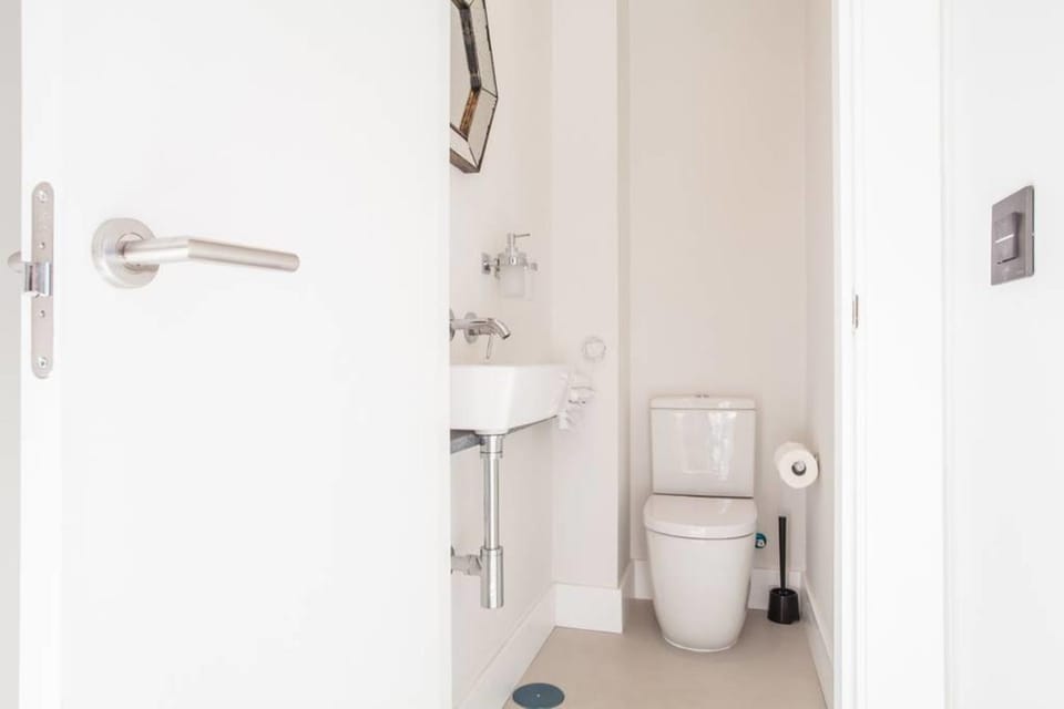 Toilet, Bathroom