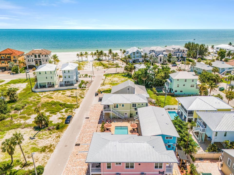 Poolside Fun, Pickleball & Coastal Adventures Await in Fort Myers - Jefferson Palms 125-8 - Roelens House in Estero Island