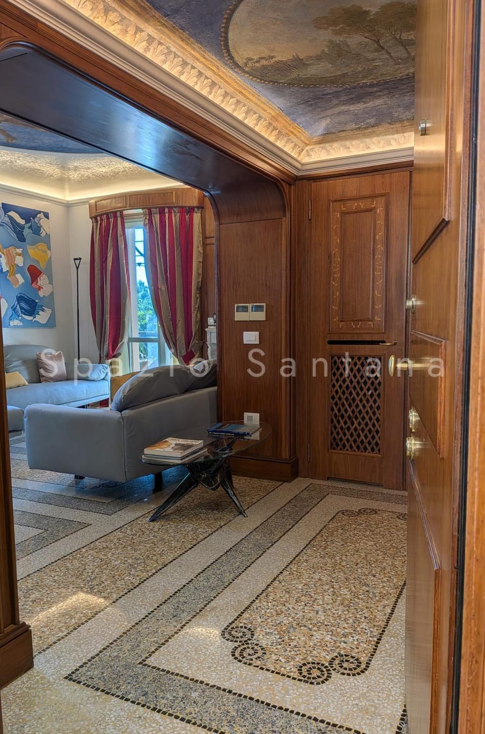 Communal lounge/ TV room