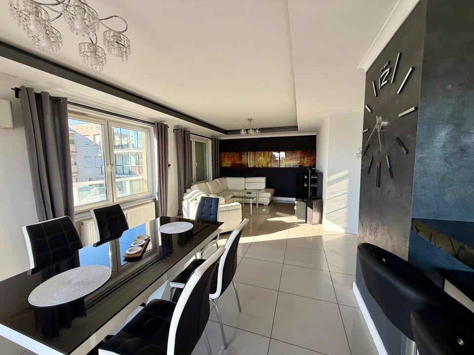 APARTAMENT 110m z tarasem 80m Apartment in Poznan