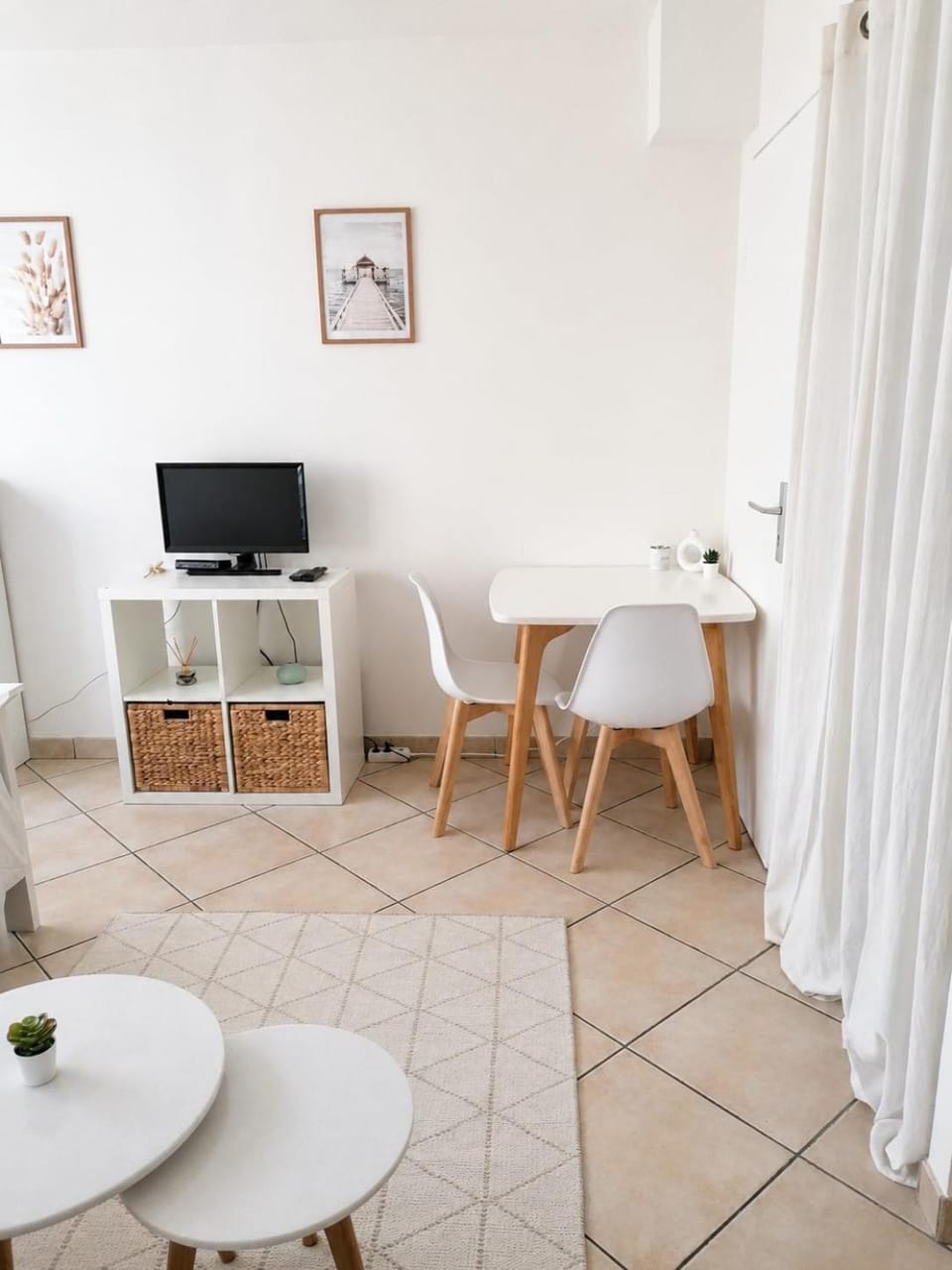 Communal lounge/ TV room, Dining area